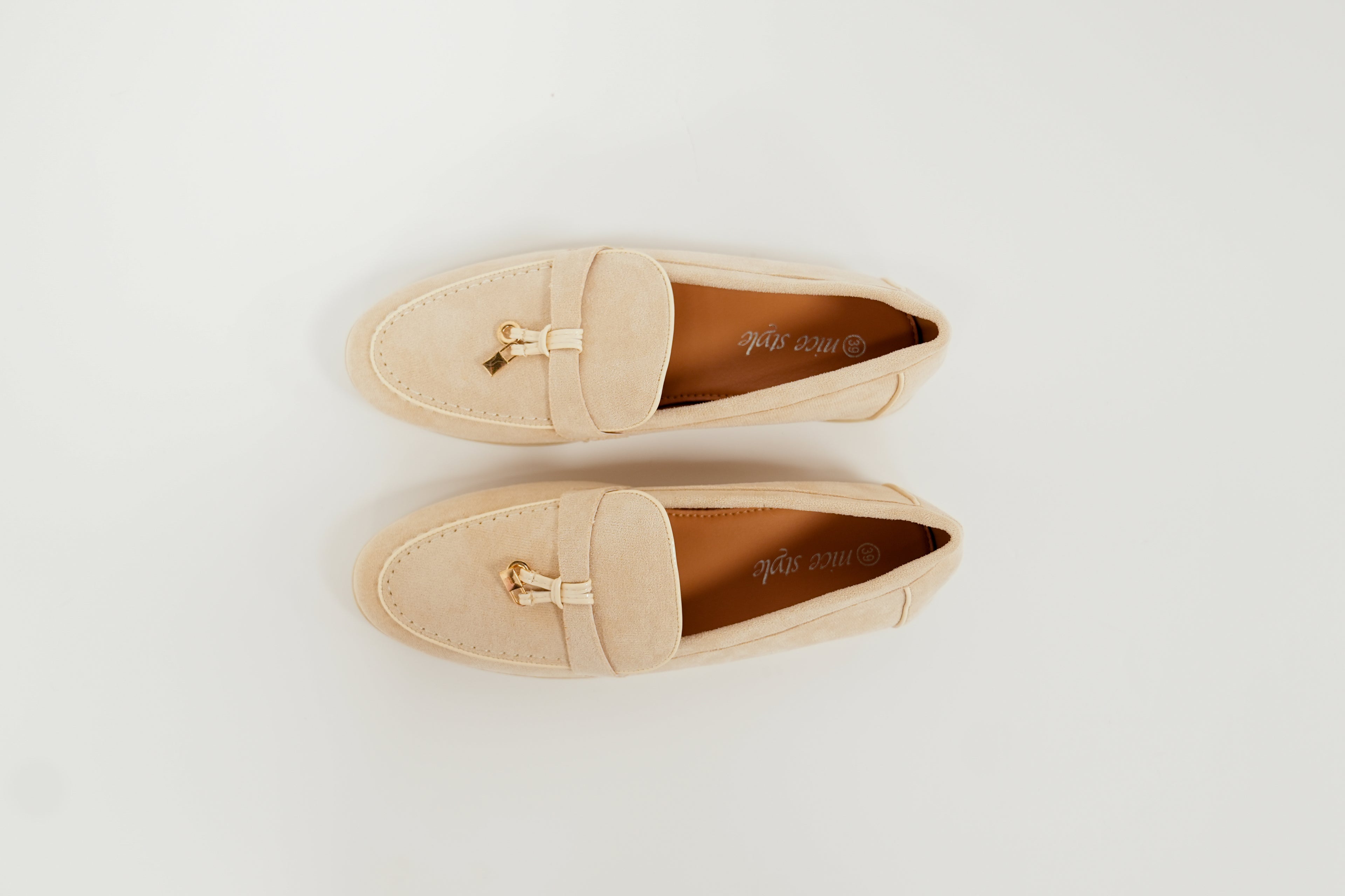 Lova Loafers Beige