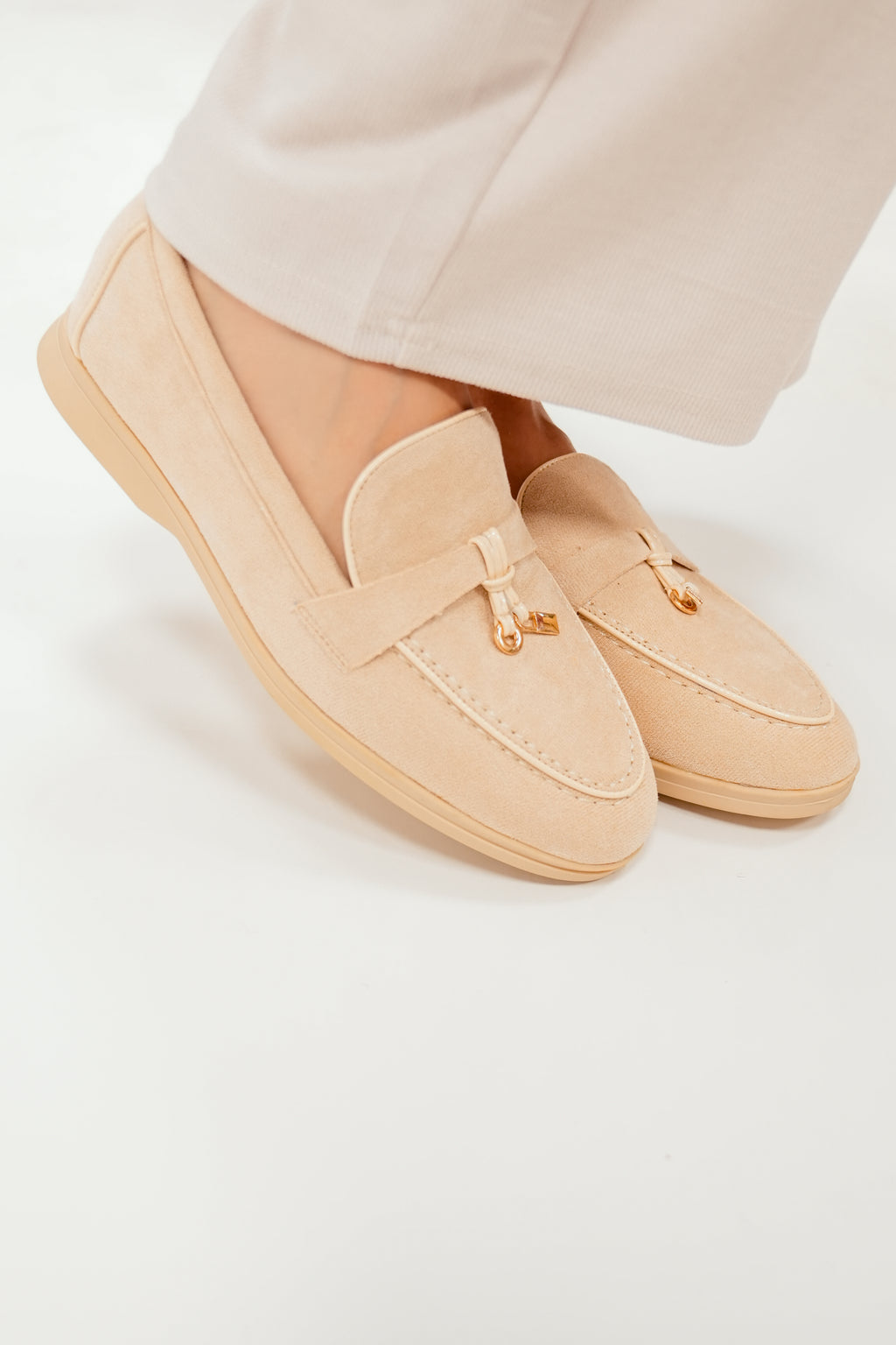 Lova Loafers Beige