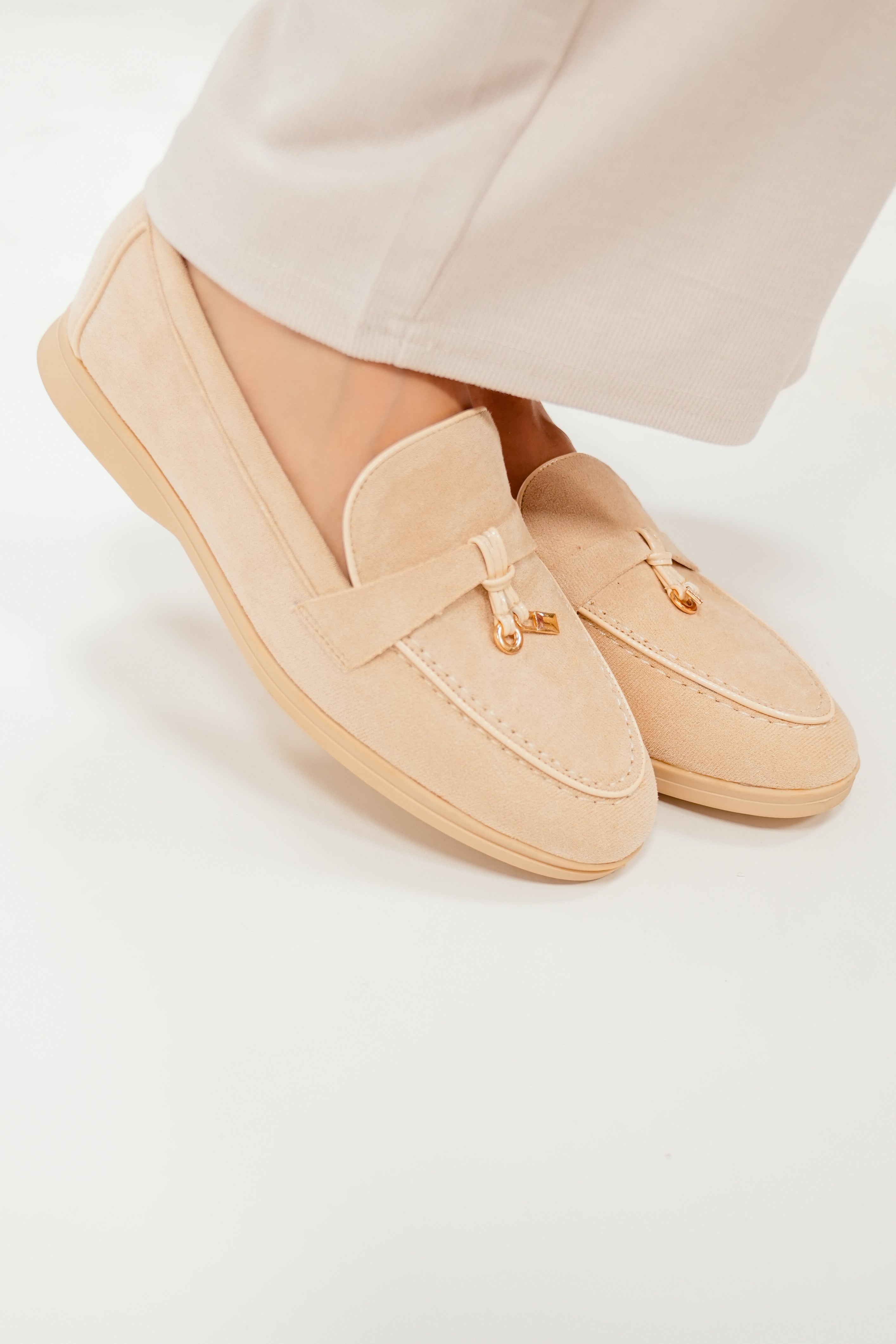 Lova Loafers Beige